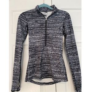 Nike Pro black/white Half Zip- Women- Long sleeve